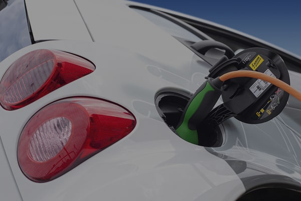 NEU! E-Auto Wartung & Reparaturen